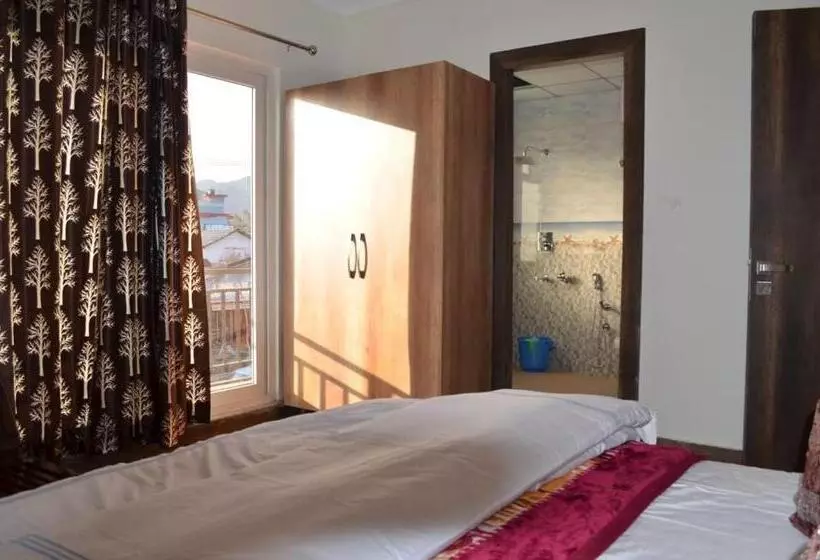 هتل Himalaya Inn