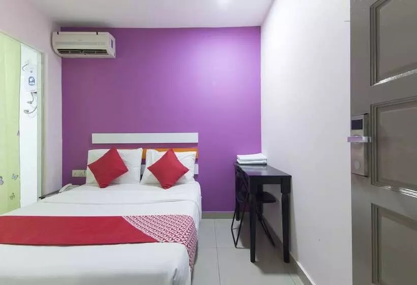 ホテル Oyo 950 Orange