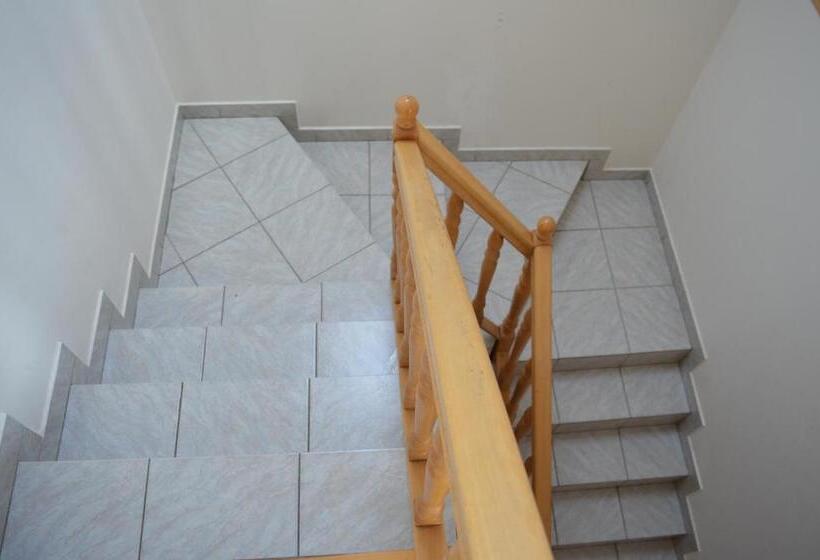 بنسيون Davi Penzion & Bowling