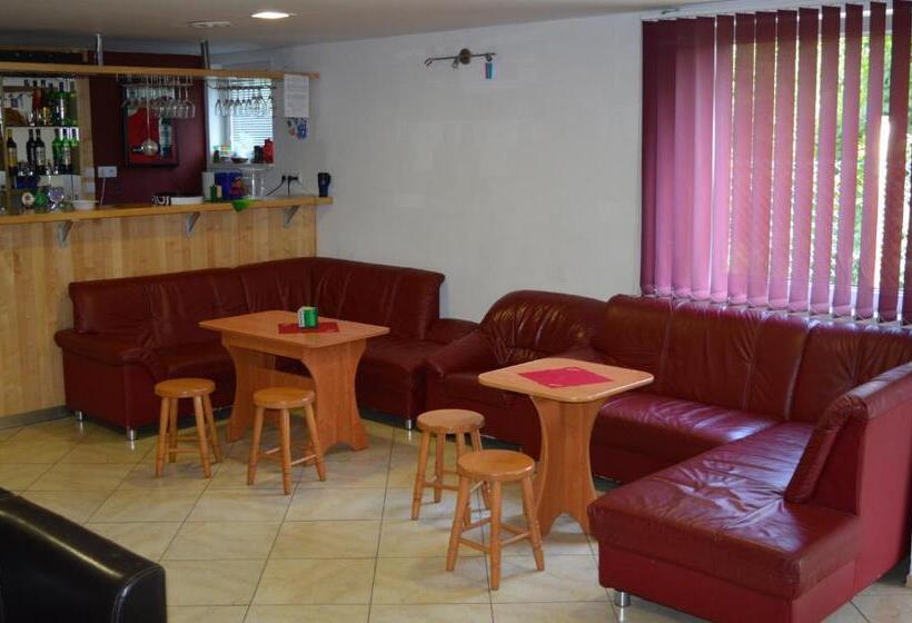 بنسيون Davi Penzion & Bowling