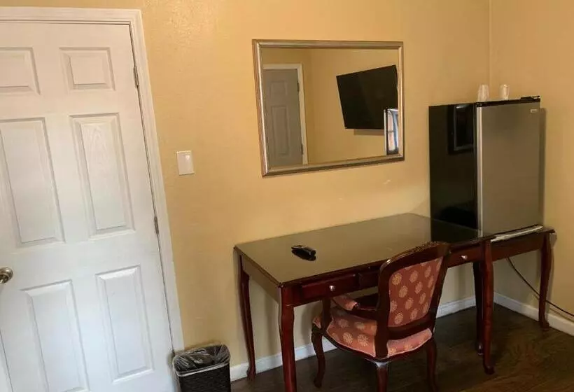 Sunlight Motel Long Beach