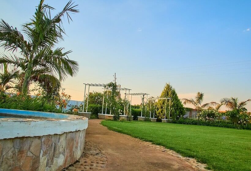 تختخواب و صبحانه Bradley Gardens Lodge