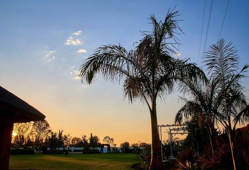 تختخواب و صبحانه Bradley Gardens Lodge