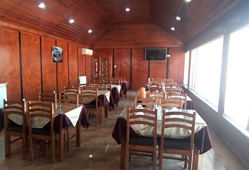 هتل Vallée Des Jardins