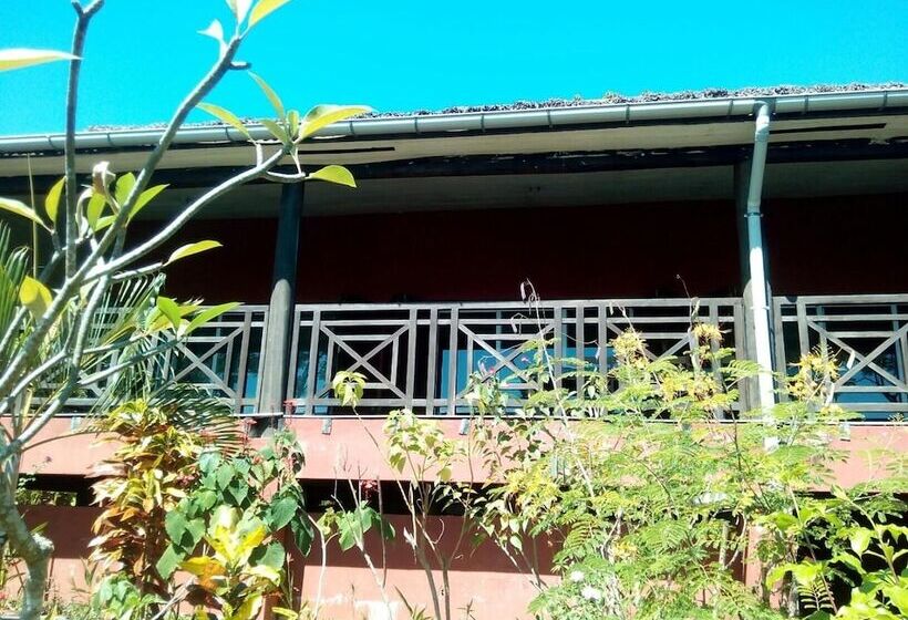 هاستل Zara Village