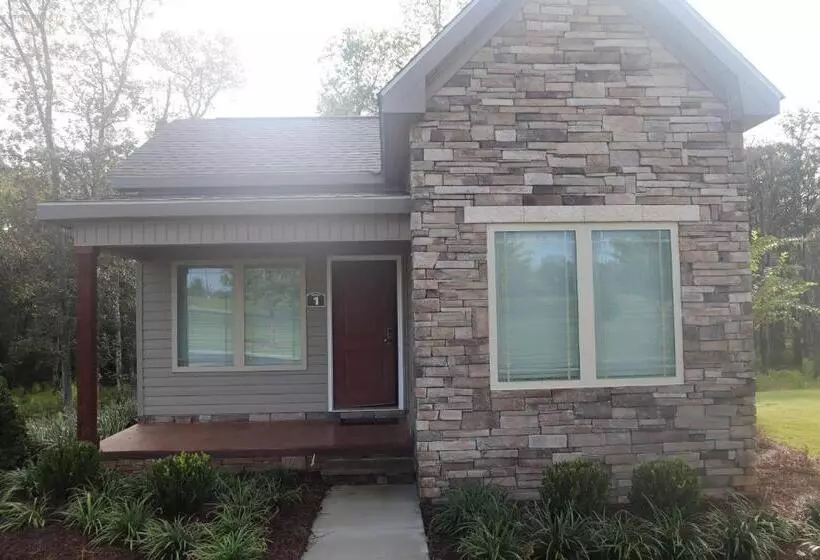 Hotelli Magnolia Creek Lodge