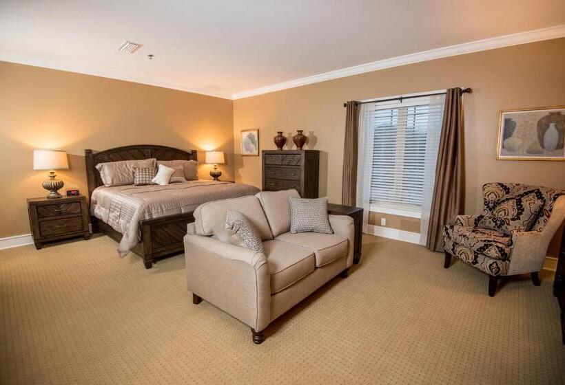 Отель Magnolia Creek Lodge