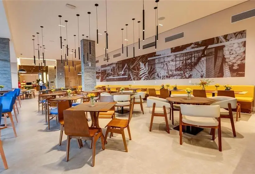 ホテル Hampton By Hilton Caraguatatuba Serramar