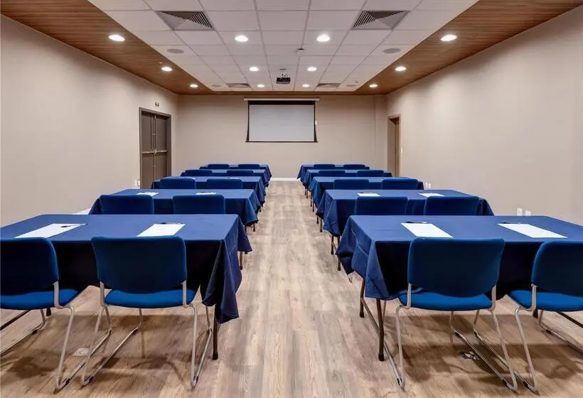 ホテル Hampton By Hilton Caraguatatuba Serramar