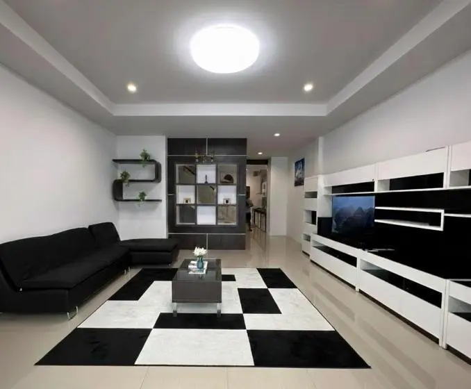Majatalo Chotam Townhouse