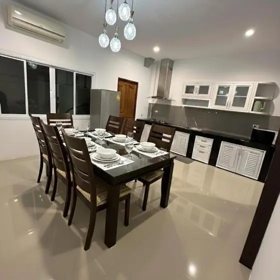 Majatalo Chotam Townhouse