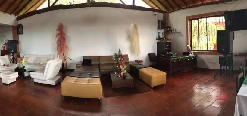ホテル Campestre La Loma Curiti