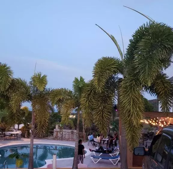 هتل Ensenada Resort