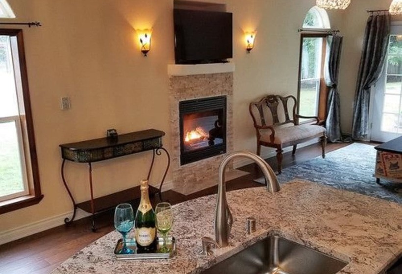 Majatalo Arbor Rouge Cottage