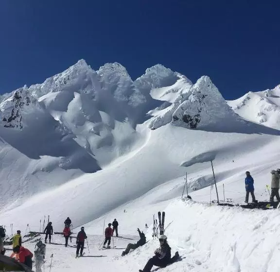 Retkeilymaja National Park Alpine Lodge