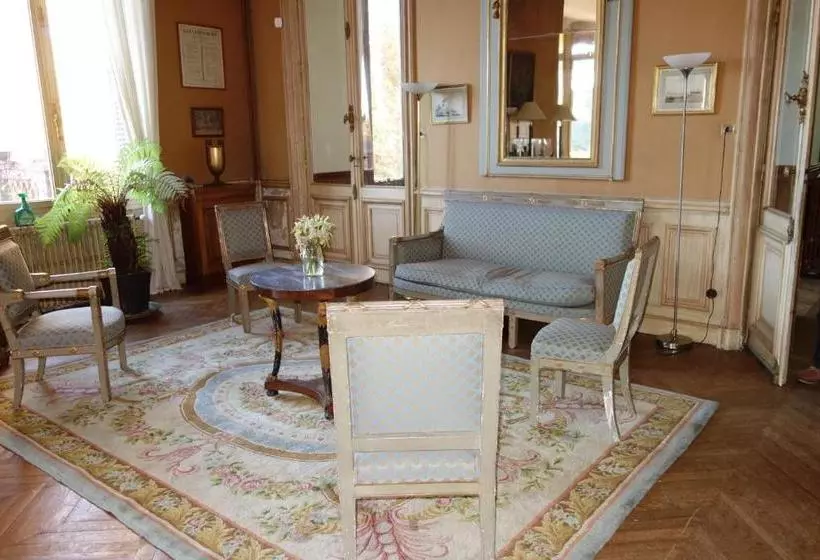 Aamiaismajoitus (B&B) Château Mont Suzey