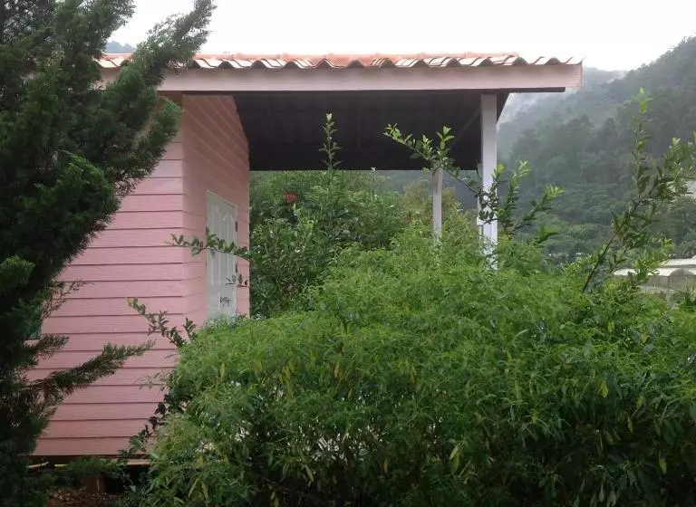 Flora Hill Pongyang Resort