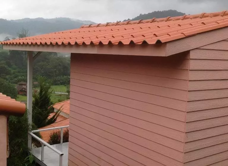 Flora Hill Pongyang Resort