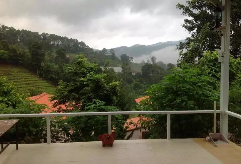 Flora Hill Pongyang Resort