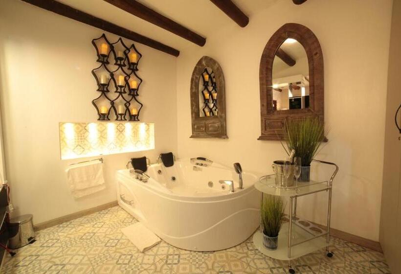 هتل Boutique Guatika