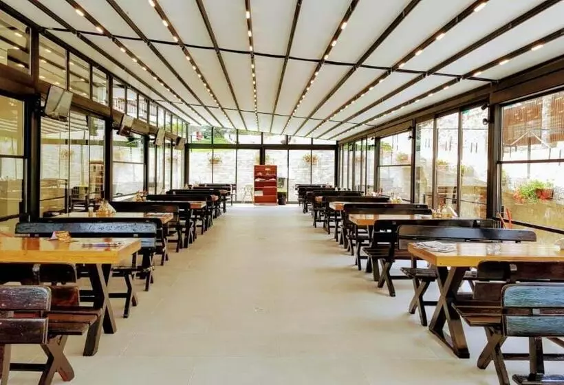 ホテル Complex Turistic Casa Romaneasca