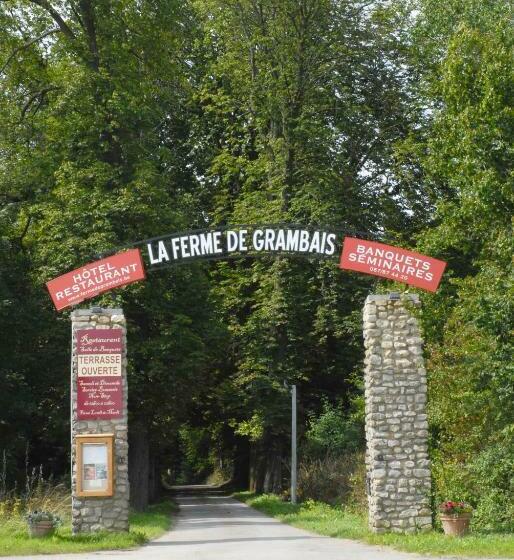 ホテル Restaurant La Ferme De Grambais