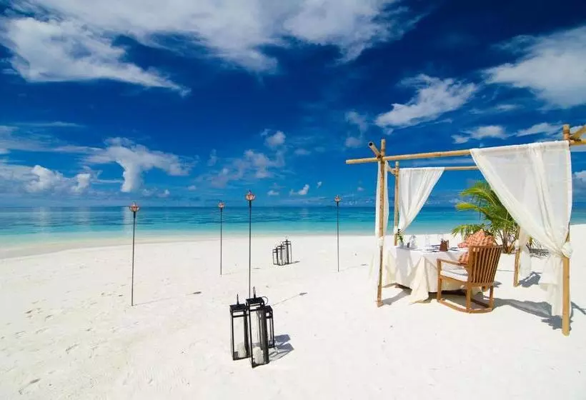 Mirihi Island Resort