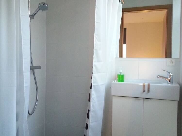 پانسیون Seydisfjördur Guesthouse