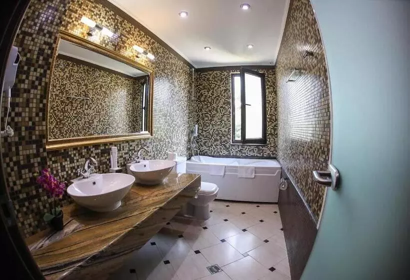 Lomakeskus Park Hotel Izvorite