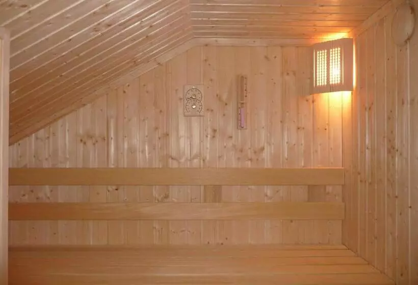 Lomakeskus Park Hotel Izvorite