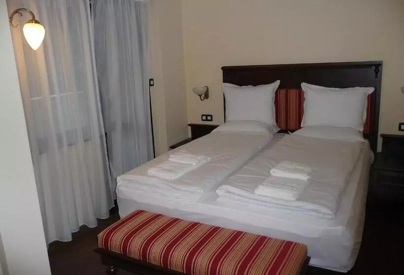 Lomakeskus Park Hotel Izvorite