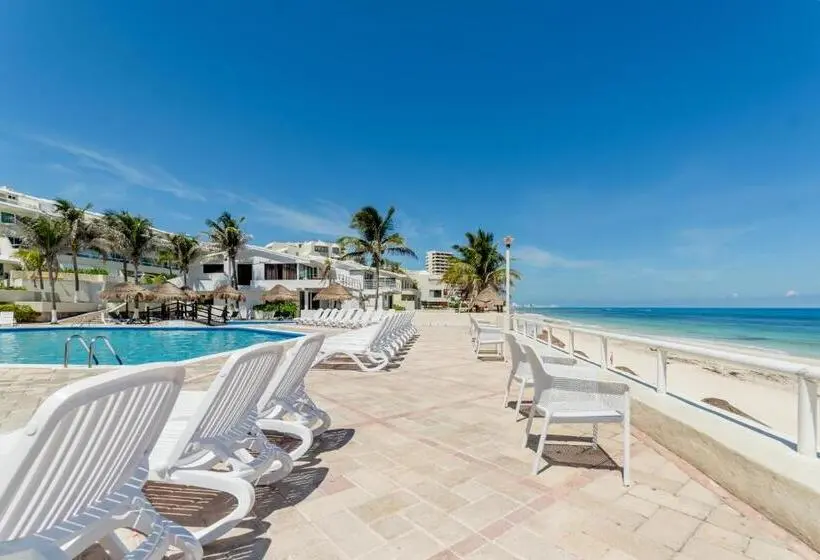 Casa Nami Cancún Beachside Suites