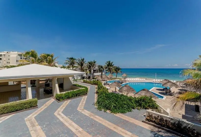 Casa Nami Cancún Beachside Suites