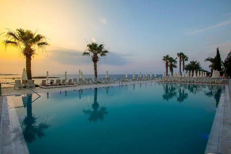 Hôtel Louis Nausicaa Beach