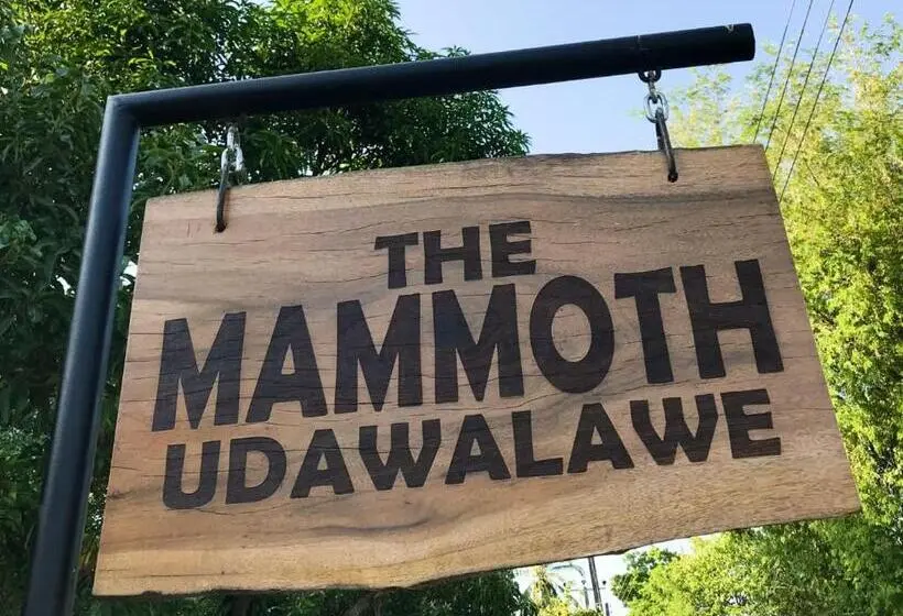 ホテル The Mammoth Udawalawe