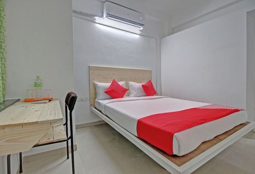 בית מלון כפרי Oyo 28223 Sri Sharu Enclave