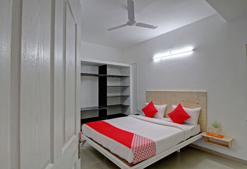 בית מלון כפרי Oyo 28223 Sri Sharu Enclave