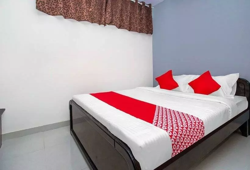 Oyo 19934 Hotel Golden Arch