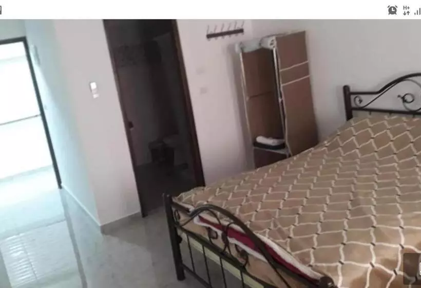 تختخواب و صبحانه Chez William