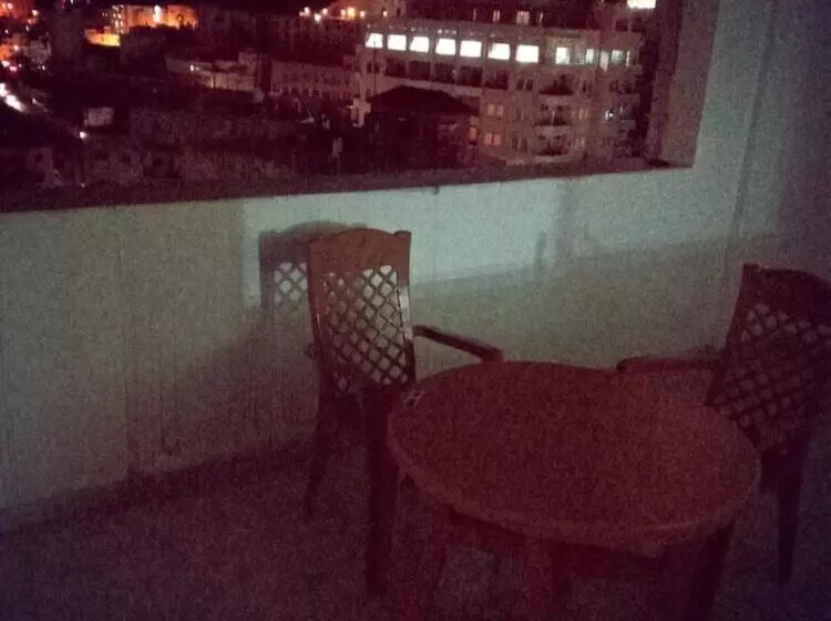 تختخواب و صبحانه Chez William