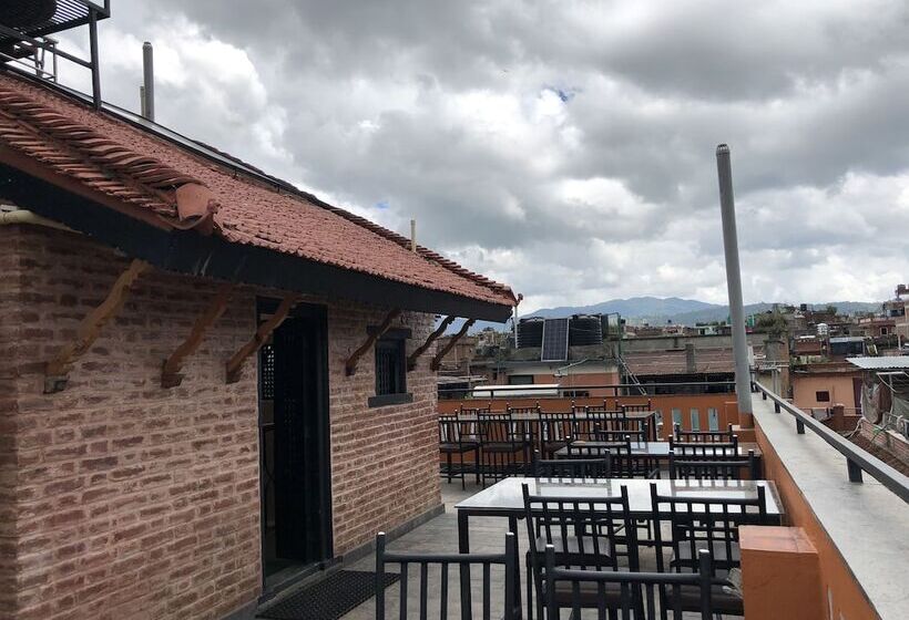 تختخواب و صبحانه Tashi Delek Guest House