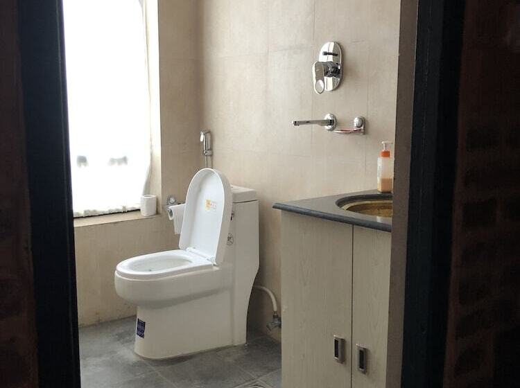 تختخواب و صبحانه Tashi Delek Guest House