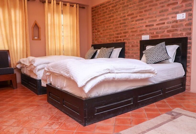 تختخواب و صبحانه Tashi Delek Guest House