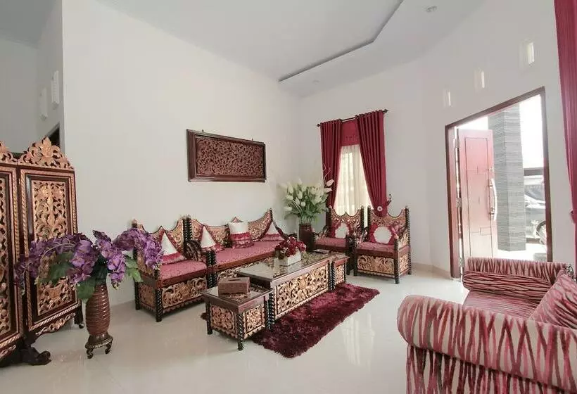 هتل Oyo 435 Panglima Polim Residence