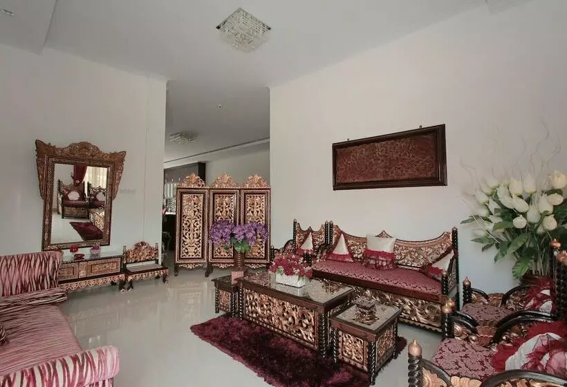 هتل Oyo 435 Panglima Polim Residence