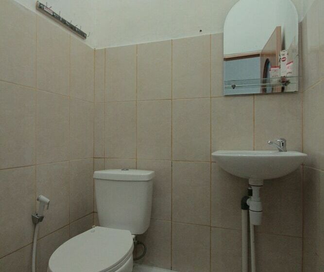 בית מלון כפרי Oyo 435 Panglima Polim Residence