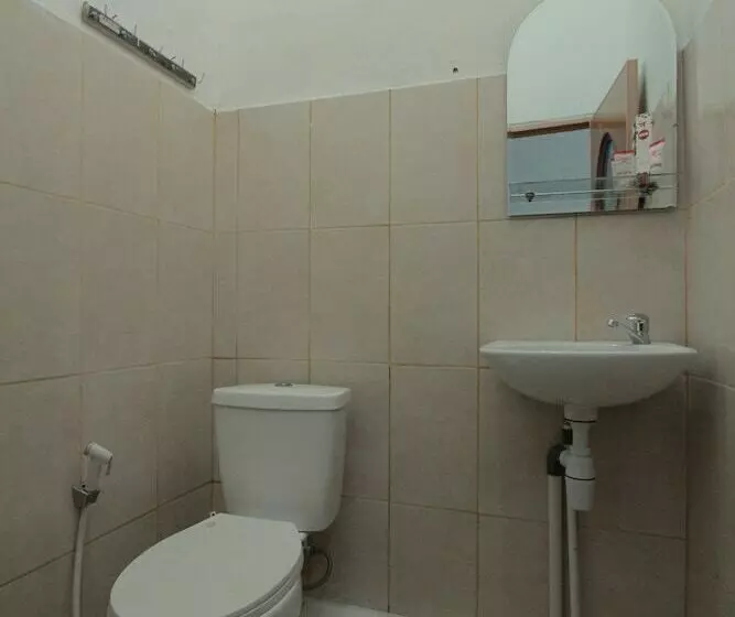 هتل Oyo 435 Panglima Polim Residence