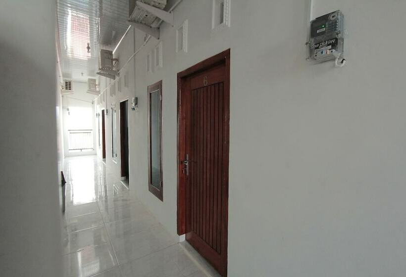 בית מלון כפרי Oyo 435 Panglima Polim Residence