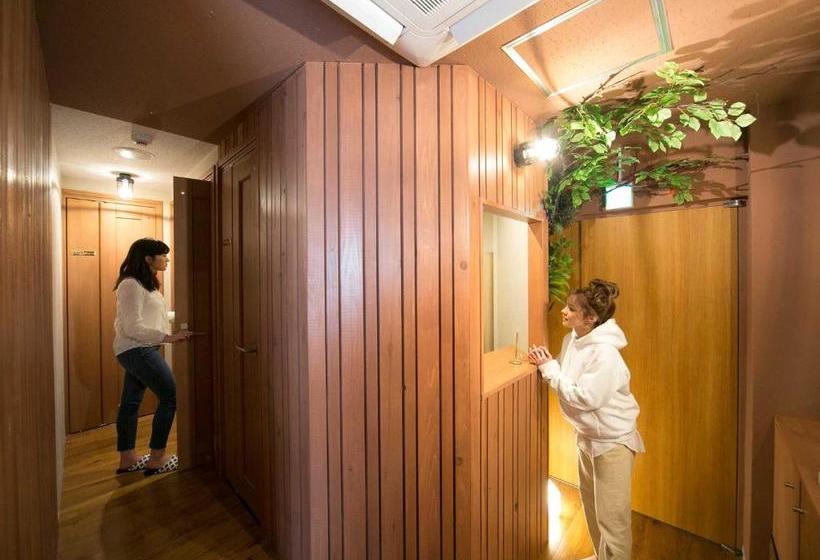 The Wardrobe Hostel Tree Otemachi