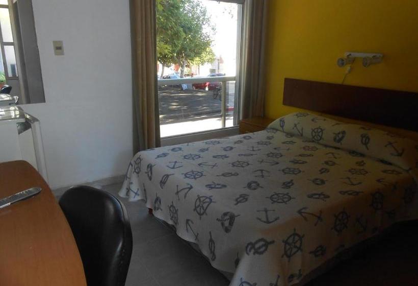 ユースホステル 25 De Mayo